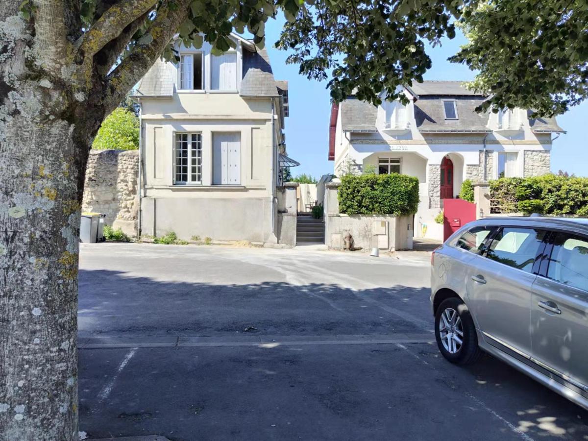 Chambre Grise Dans Une Demeure Du 16Eme A Saumur Comprenant Cuisine Equipee Екстериор снимка
